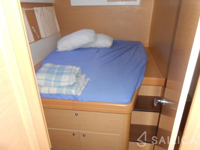 Lagoon 421 - Yacht Charter Sailica