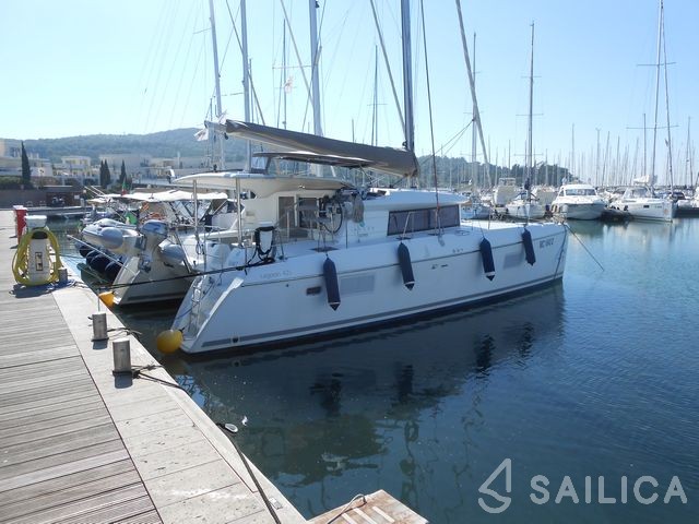 Lagoon 421 - Yacht Charter Sailica