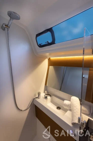 Sun Odyssey 410 - Yacht Charter Sailica
