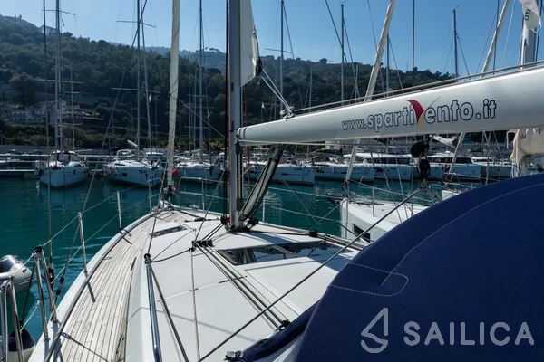 Sun Odyssey 410 - Yacht Charter Sailica