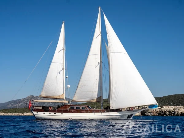 Gulet - Yacht Charter Sailica