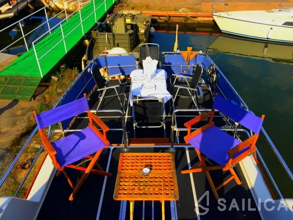 Husky Dane - Yacht Charter Sailica