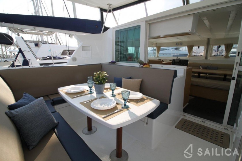 Lagoon 420 - Yacht Charter Sailica