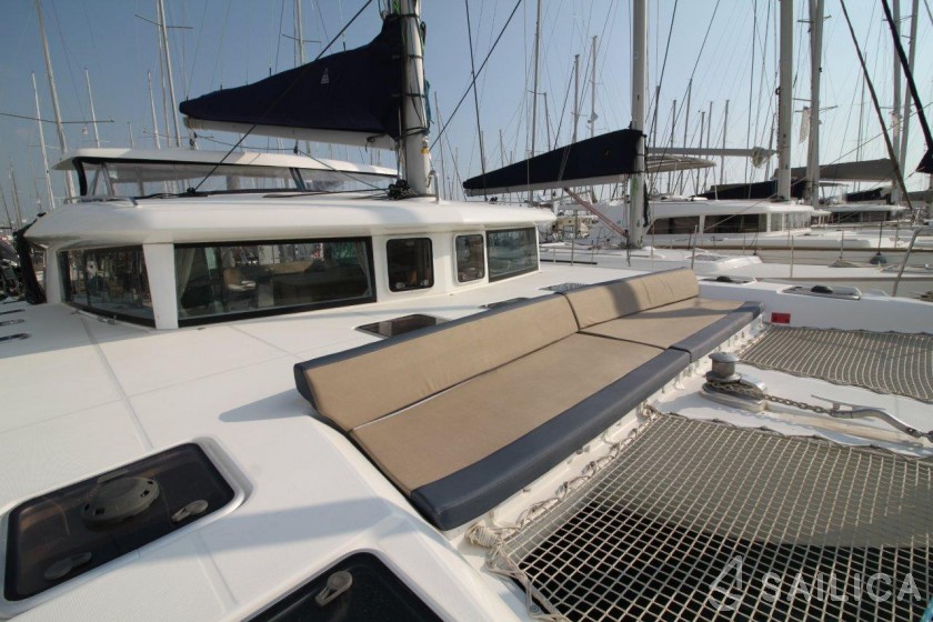 Lagoon 420 - Yacht Charter Sailica