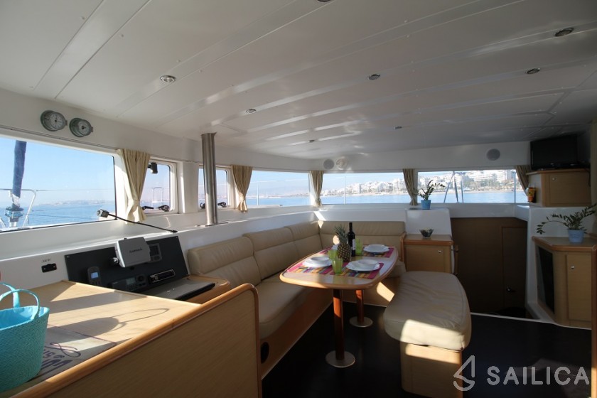 Lagoon 420 - Yacht Charter Sailica