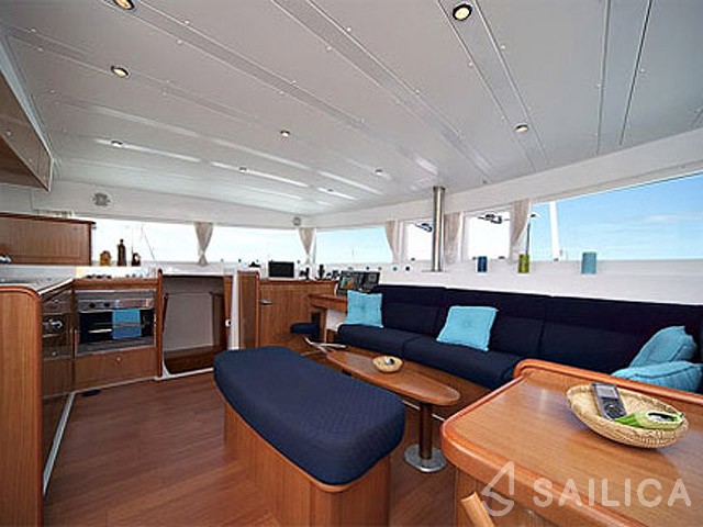 Lagoon 420 - Yacht Charter Sailica