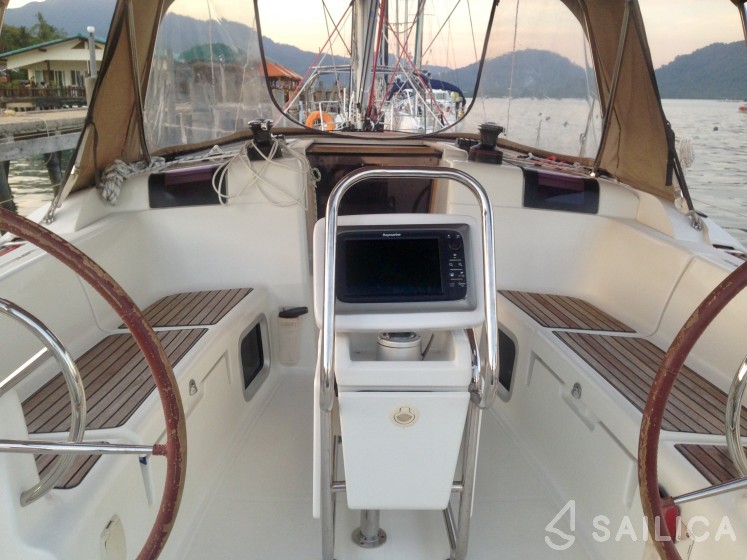Sun Odyssey 409 - Yacht Charter Sailica