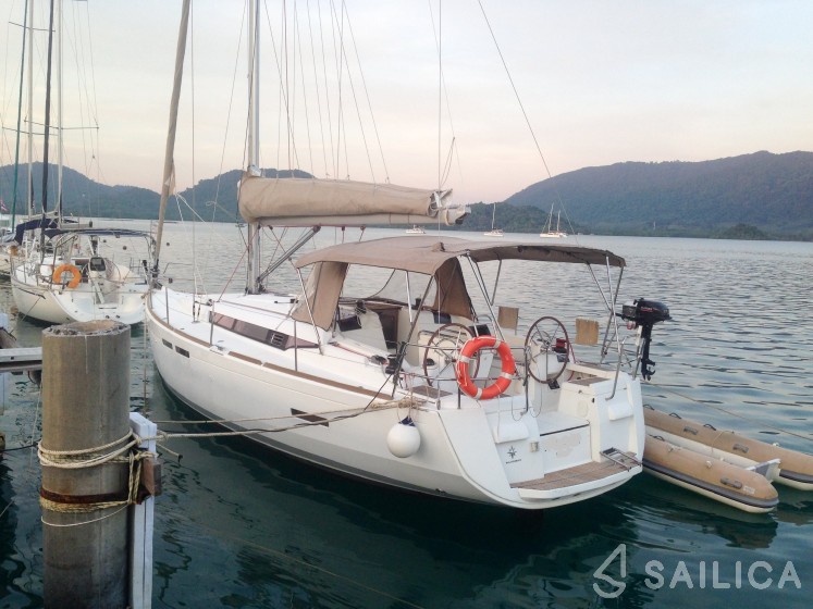 Sun Odyssey 409 - Yacht Charter Sailica