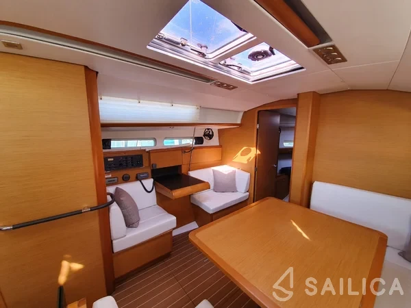 Sun Odyssey 409 - Yacht Charter Sailica