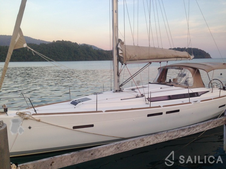 Sun Odyssey 409 - Yacht Charter Sailica
