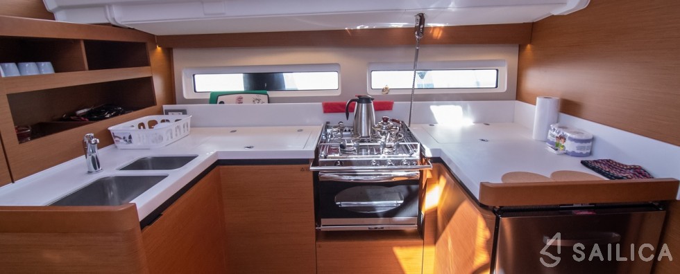 Sun Odyssey 490 - Yacht Charter Sailica