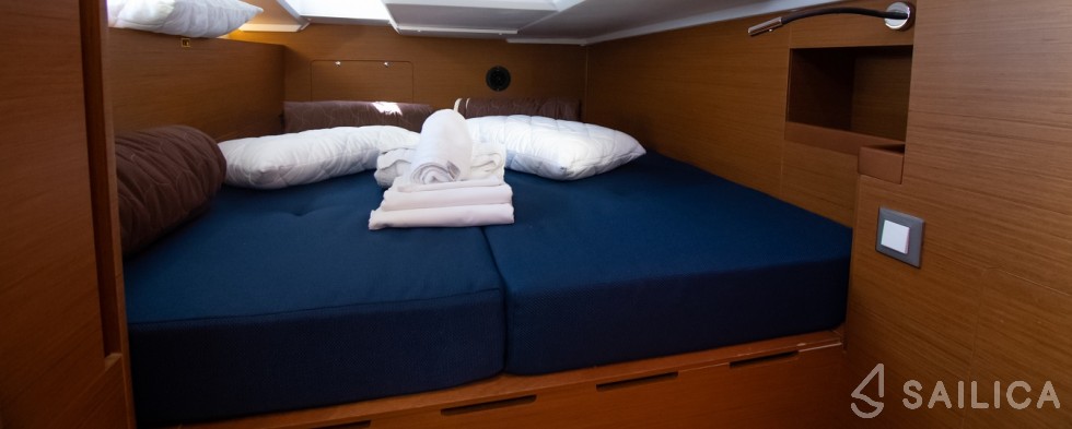 Sun Odyssey 490 - Yacht Charter Sailica