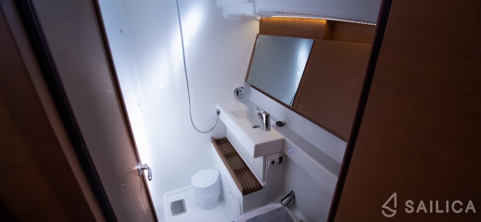 Sun Odyssey 490 - Yacht Charter Sailica