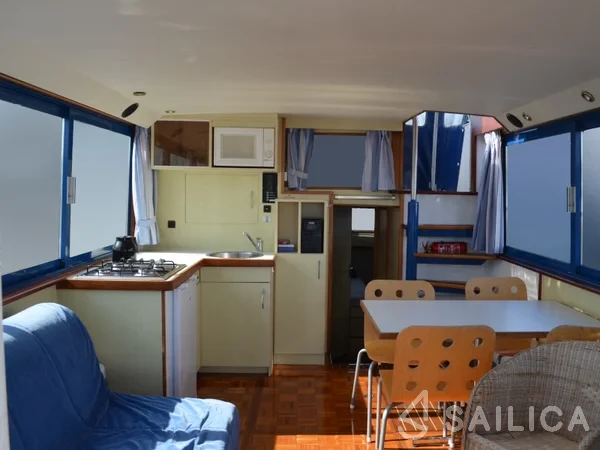 De Drait Safari Houseboat 1050 - Yacht Charter Sailica