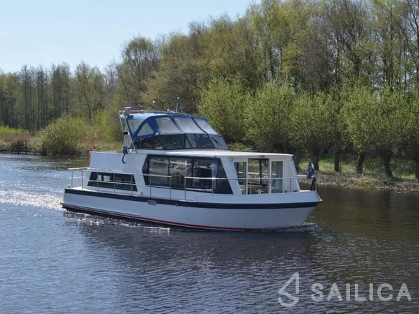 De Drait Safari Houseboat 1050 - Yacht Charter Sailica