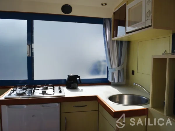 De Drait Safari Houseboat 1050 - Yacht Charter Sailica