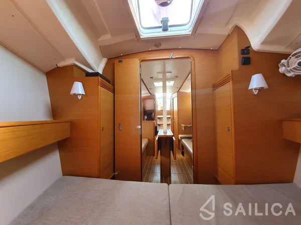 Sun Odyssey 33i - Yacht Charter Sailica