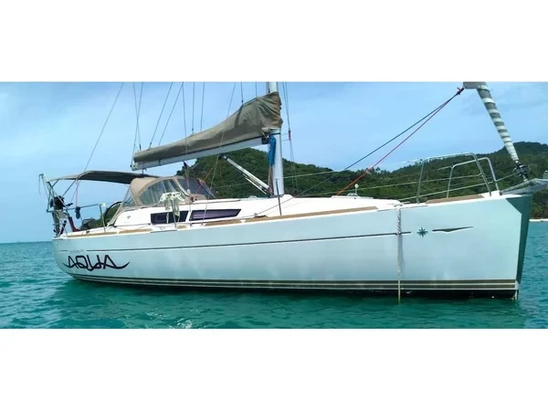 Sun Odyssey 33i - Yacht Charter Sailica