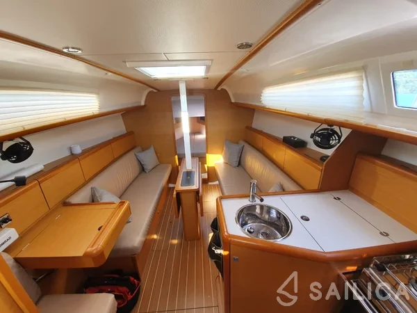 Sun Odyssey 33i - Yacht Charter Sailica