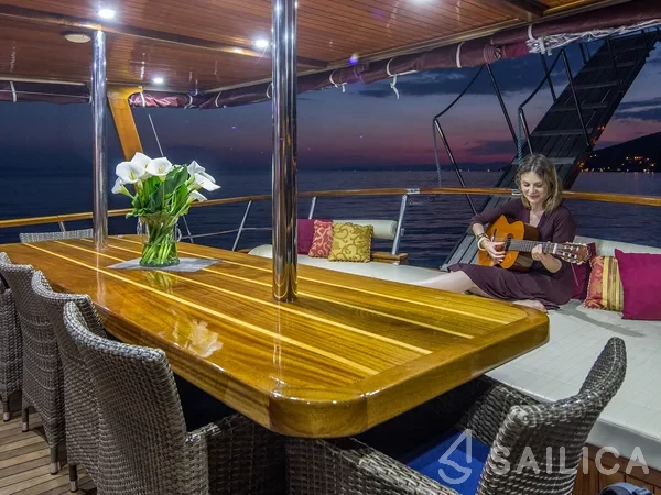 Gulet - Yacht Charter Sailica