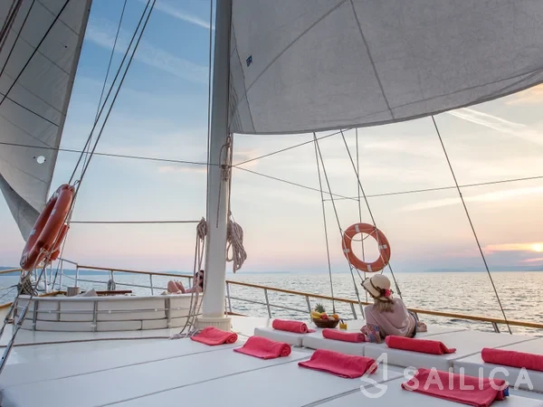 Gulet - Yacht Charter Sailica