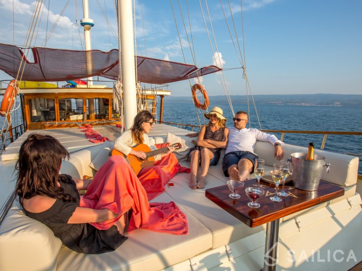 Gulet - Yacht Charter Sailica