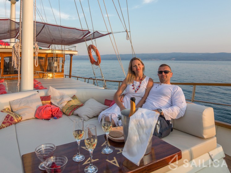 Gulet - Yacht Charter Sailica