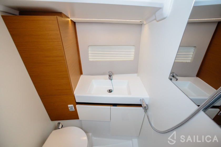 Sun Odyssey 490 - Yacht Charter Sailica