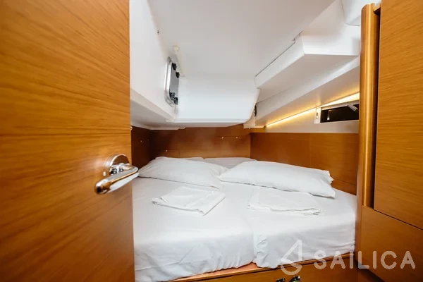 Sun Odyssey 490 - Yacht Charter Sailica