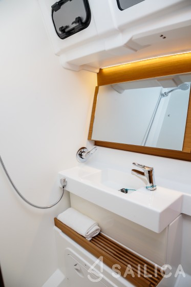 Sun Odyssey 490 - Yacht Charter Sailica