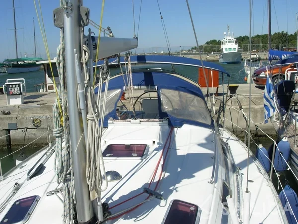 Bavaria 38 Cruiser - Yacht Charter Sailica