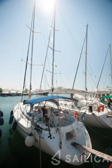 Bavaria 38 Cruiser - Yacht Charter Sailica