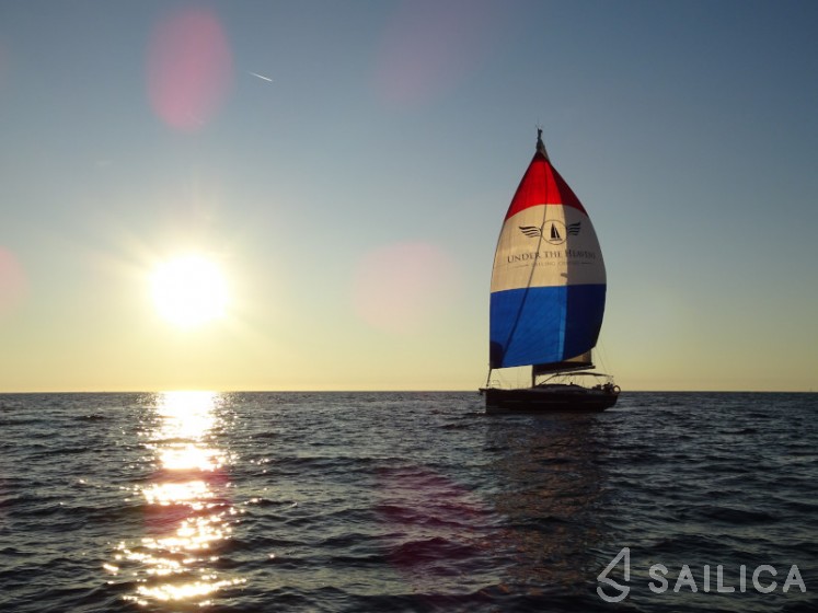 Dufour 520 GL - Yacht Charter Sailica