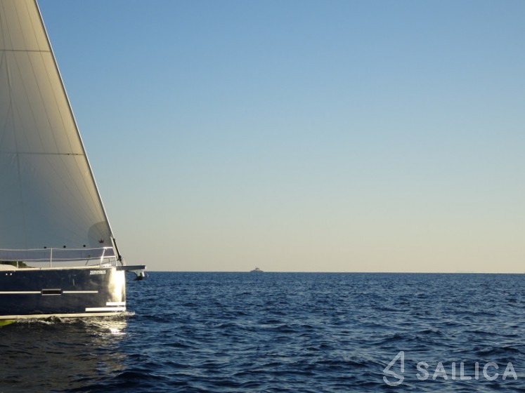 Dufour 520 GL - Yacht Charter Sailica