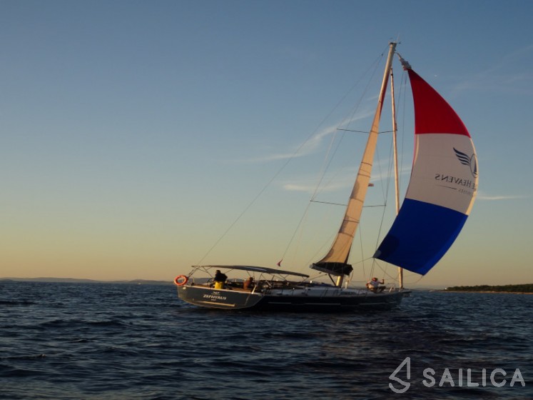 Dufour 520 GL - Yacht Charter Sailica