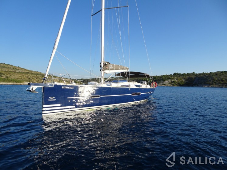 Dufour 520 GL - Yacht Charter Sailica