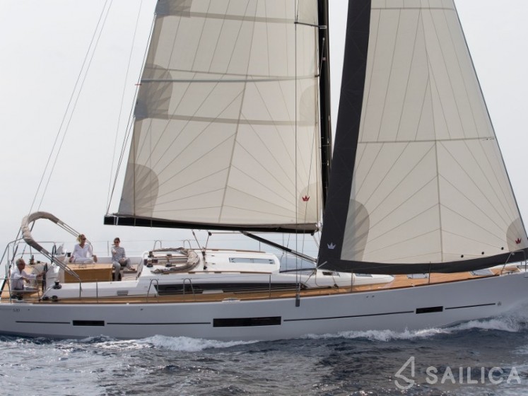 Dufour 520 GL - Yacht Charter Sailica