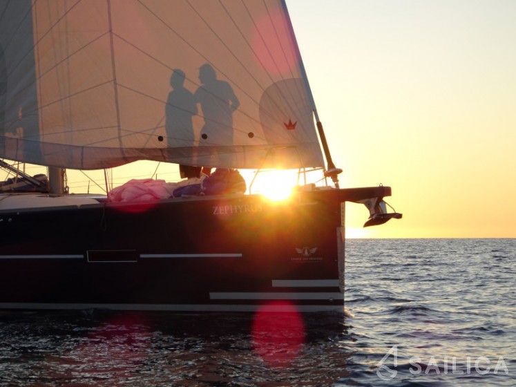 Dufour 520 GL - Yacht Charter Sailica