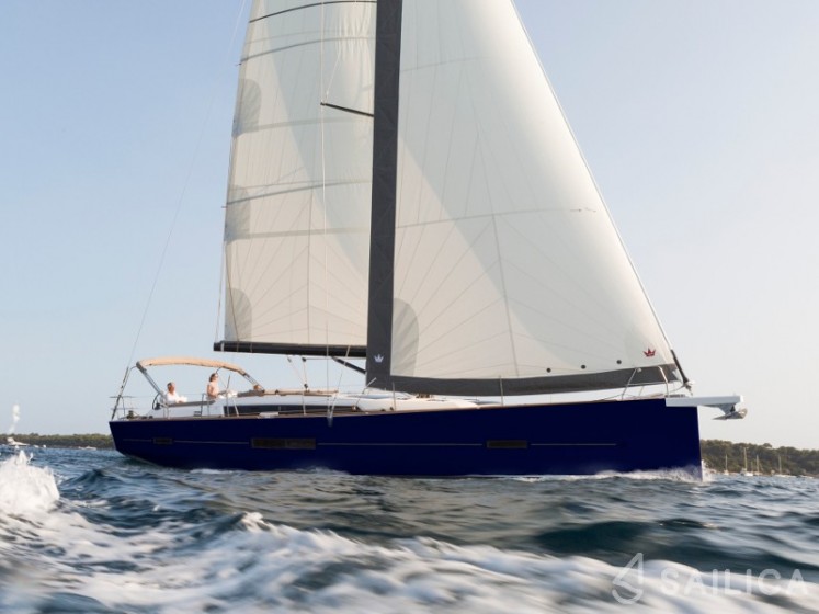 Dufour 520 GL - Yacht Charter Sailica