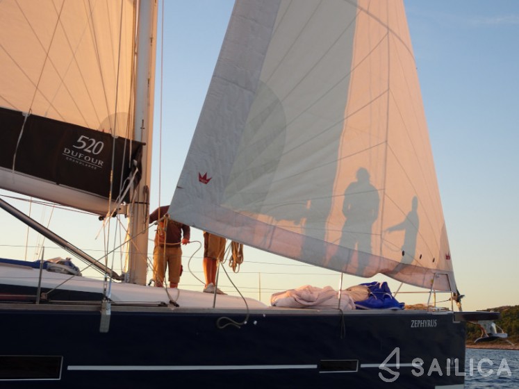 Dufour 520 GL - Yacht Charter Sailica