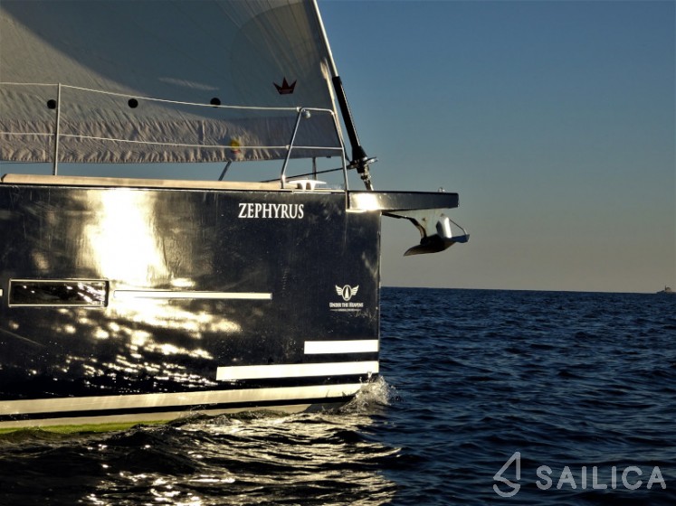 Dufour 520 GL - Yacht Charter Sailica