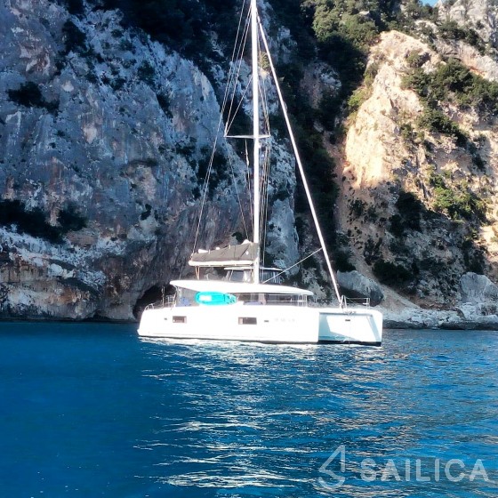 Lagoon 42 - Yacht Charter Sailica