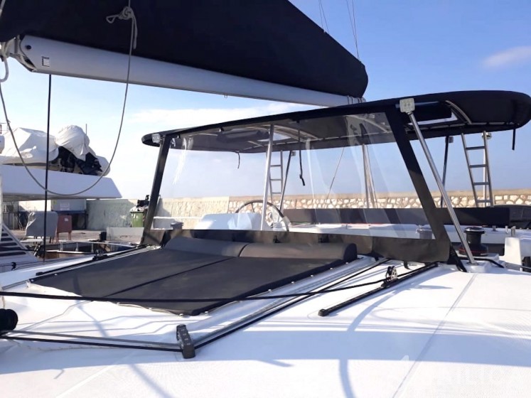 Lagoon 450  Flybridge - Yacht Charter Sailica