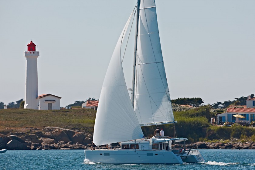 Lagoon 450  Flybridge - Yacht Charter Sailica