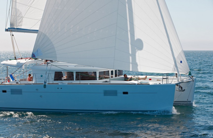 Lagoon 450  Flybridge - Yacht Charter Sailica