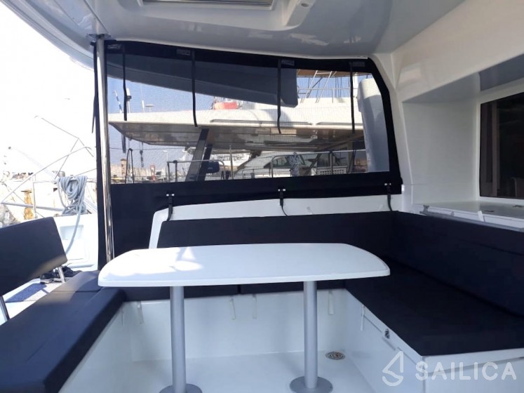 Lagoon 450  Flybridge - Yacht Charter Sailica