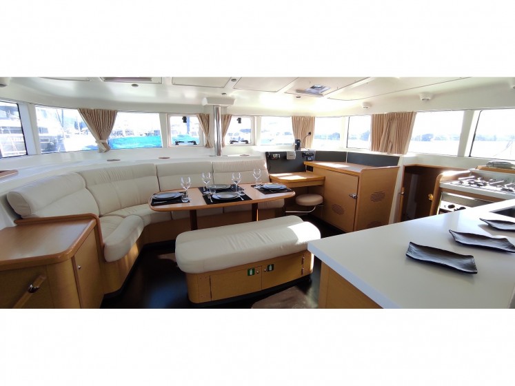 Lagoon 440 - Yacht Charter Sailica