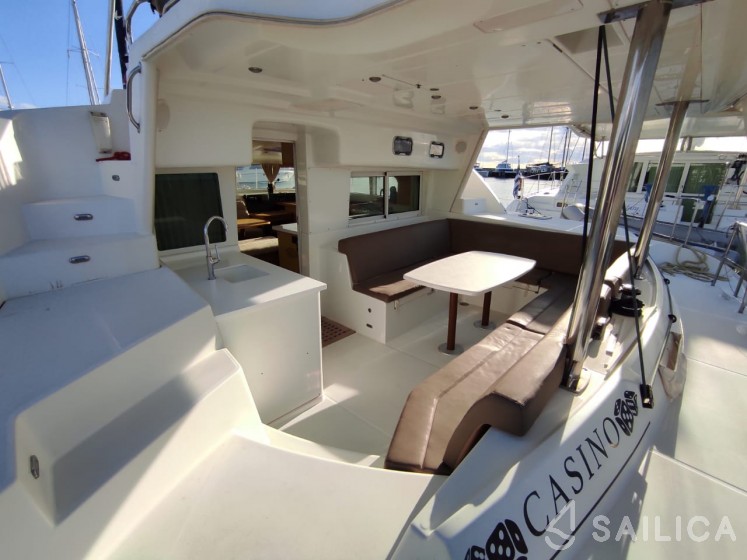 Lagoon 440 - Yacht Charter Sailica