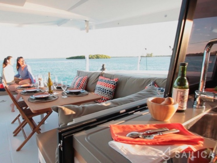 Lucia 40 - Yacht Charter Sailica
