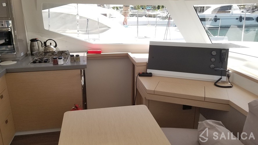 Lucia 40 - Yacht Charter Sailica